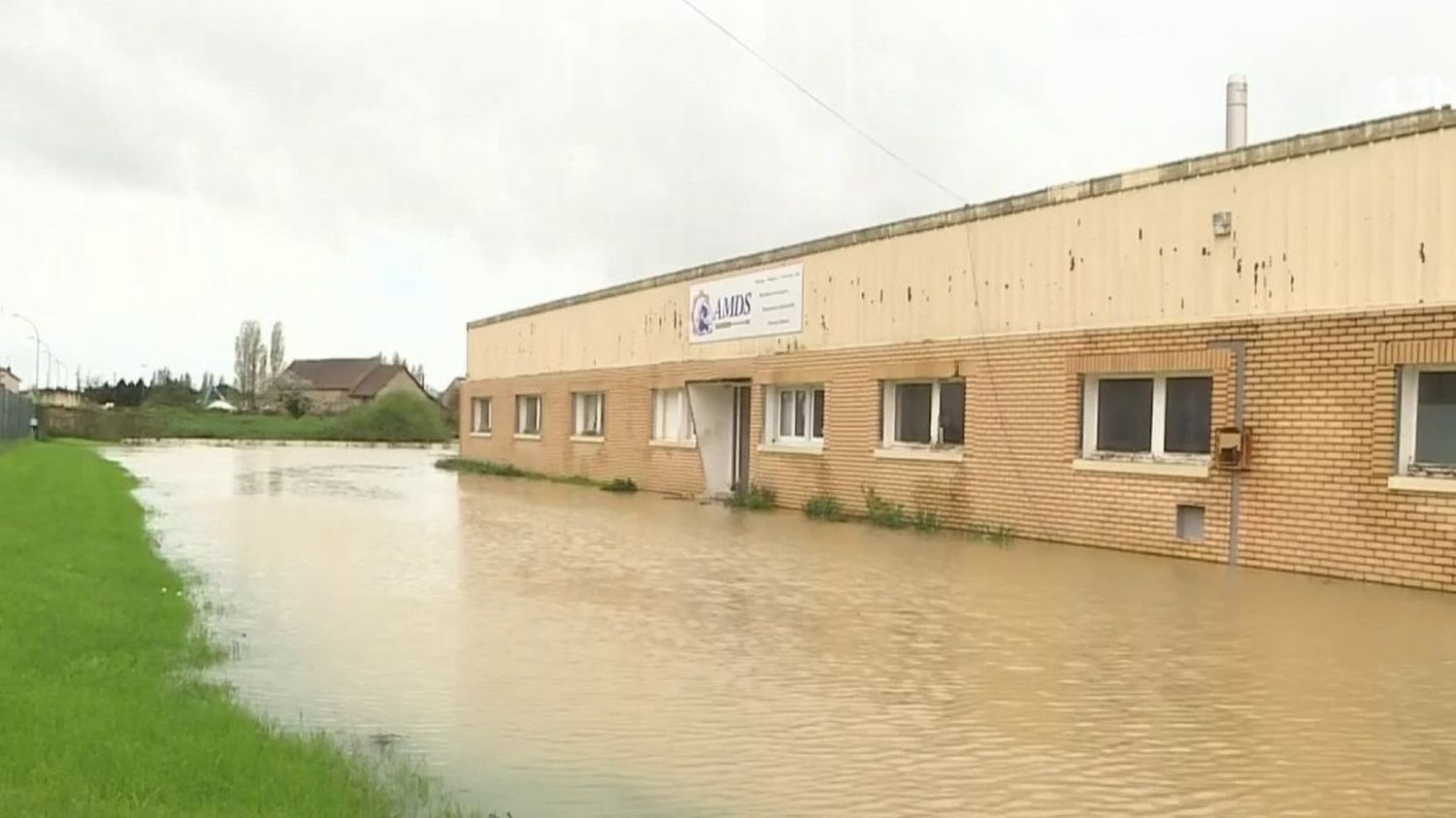 Vidéo



  

  
  

  
  Inondations en Bourgogne : dans l'Yonne, les sinistrés des crues tentent de sauver ce qu'ils peuvent