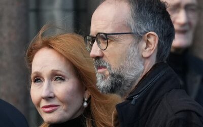 J.K. Rowling réagit à loi écossaise renforçant peines pour discriminations, dont transphobie